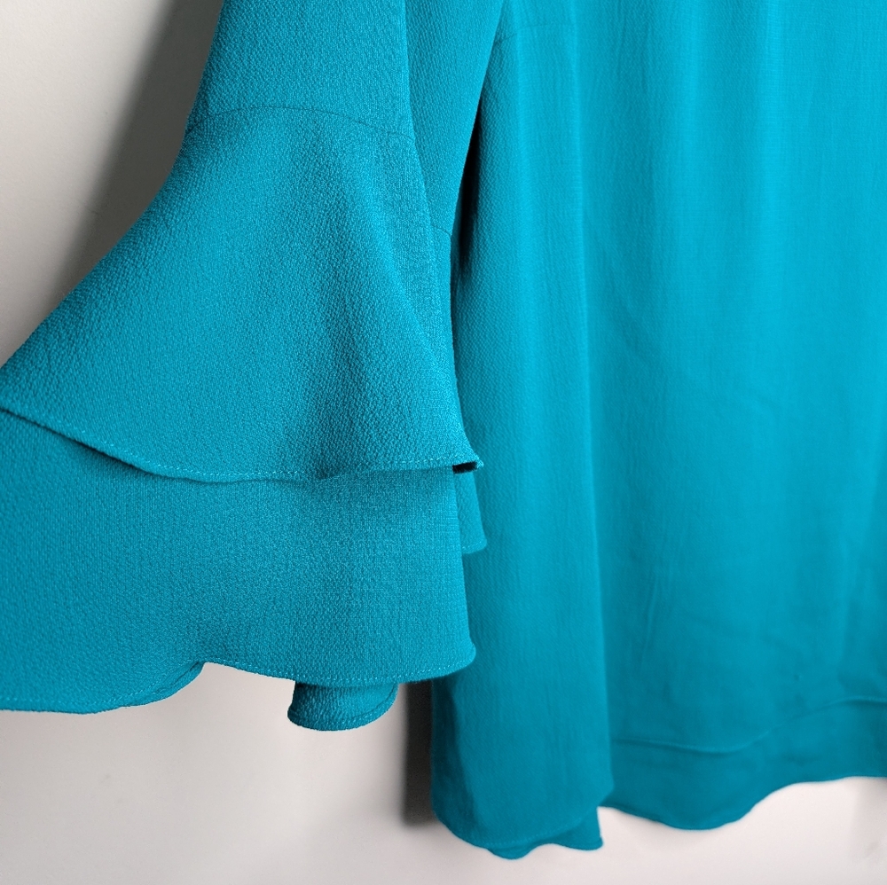 IMNYC Isaac Mizrahi Teal Ruffle Bell Sleeve Blouse – Women’s M